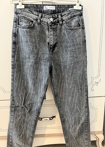 Gri Taş İşlemeli Regular Fit Kadın Kot Pantolon