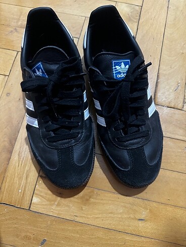Adidas Adidas marka, Samba spor ayakkabısı