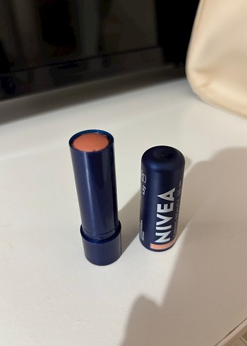 Nivea Nude Renkli Dudak Nemlendiricisi - Görsel 2