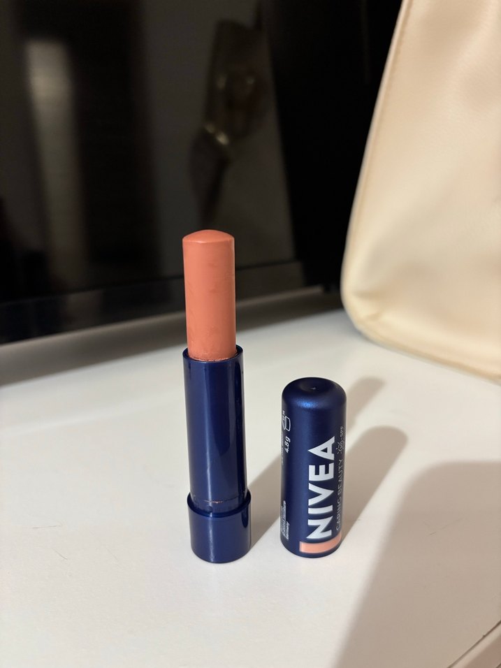 Nivea Nude Renkli Dudak Nemlendiricisi - Görsel 3
