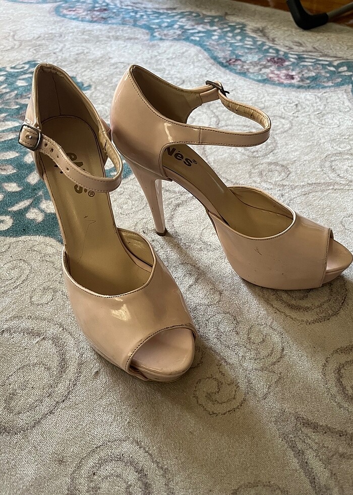 Topuklu ayakkabı - Görsel 2