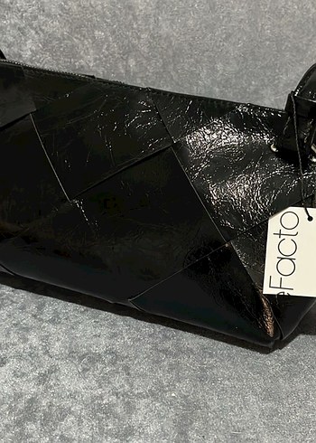 Siyah Parlak Deri Yılan Desenli Kadın Çanta - Görsel 3