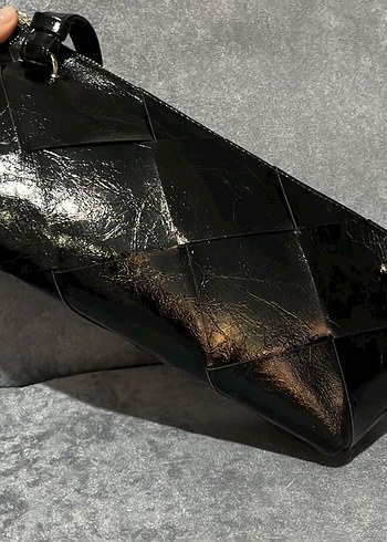 Siyah Parlak Deri Yılan Desenli Kadın Çanta - Görsel 2