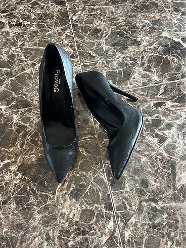 40 Beden Siyah stiletto