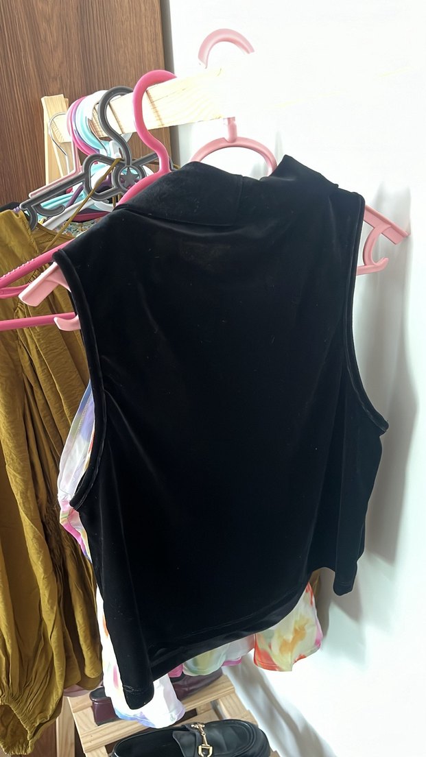 Siyah Yüksek Yakalı Kadife bluz - Görsel 3