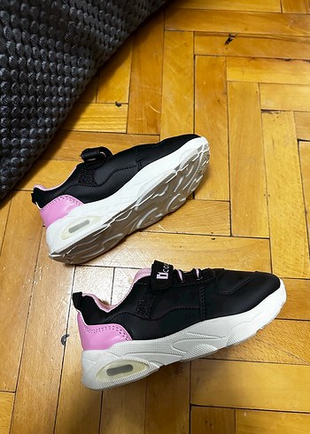 Kız Çocuk Siyah Renkli Spor Ayakkabı - Görsel 5