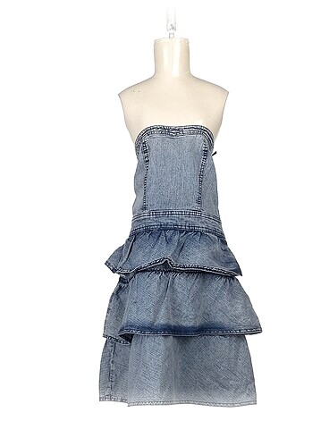 PreLoved Kısa Elbise %70 İndirimli.