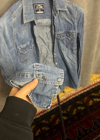 Düğmeli Mavi Denim Gömlek - Görsel 4