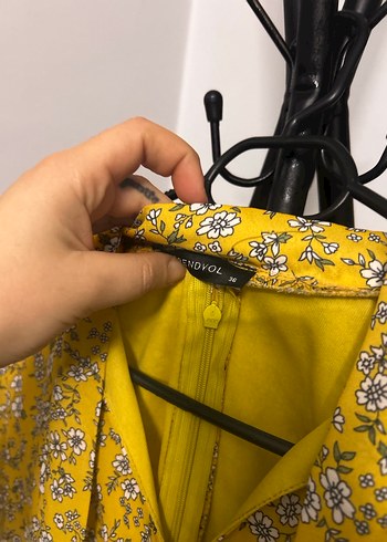 Sarı çiçekli tül Fırfırlı Kadın Elbise - Görsel 8