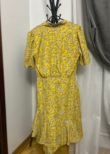 Sarı çiçekli tül Fırfırlı Kadın Elbise - Görsel 4