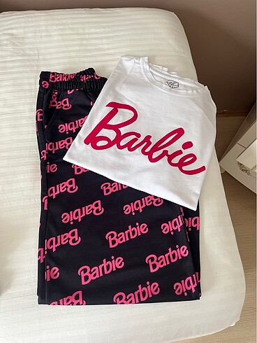 Barbie takım