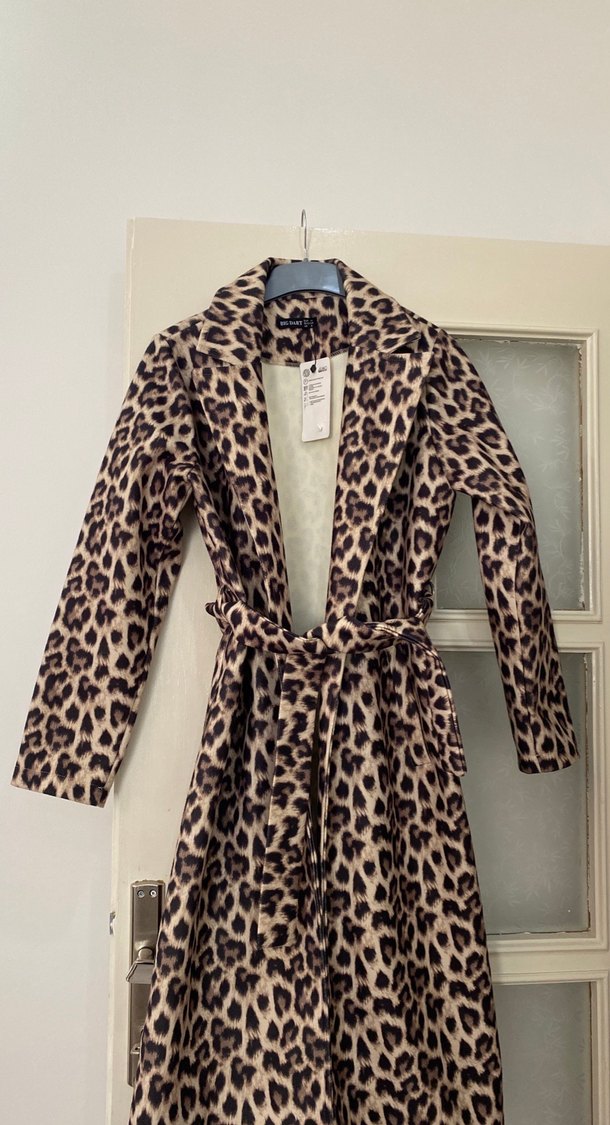 Kahverengi Leopar Desenli Kemerli Kadın Kaban - Görsel 2