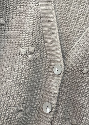 Gri Nakışlı Triko Hırka - Görsel 2