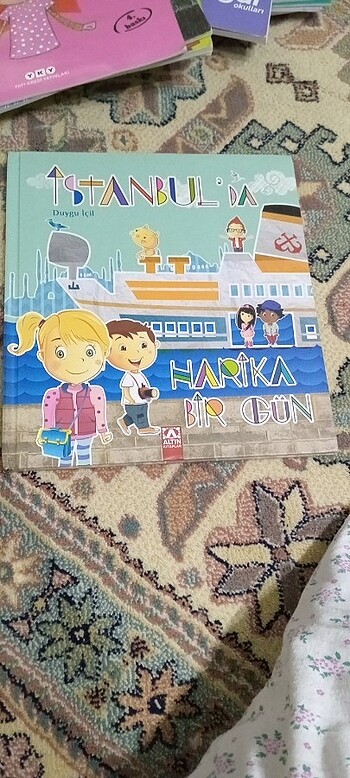İSTANBULDA HARIKA BIR GUN kitap