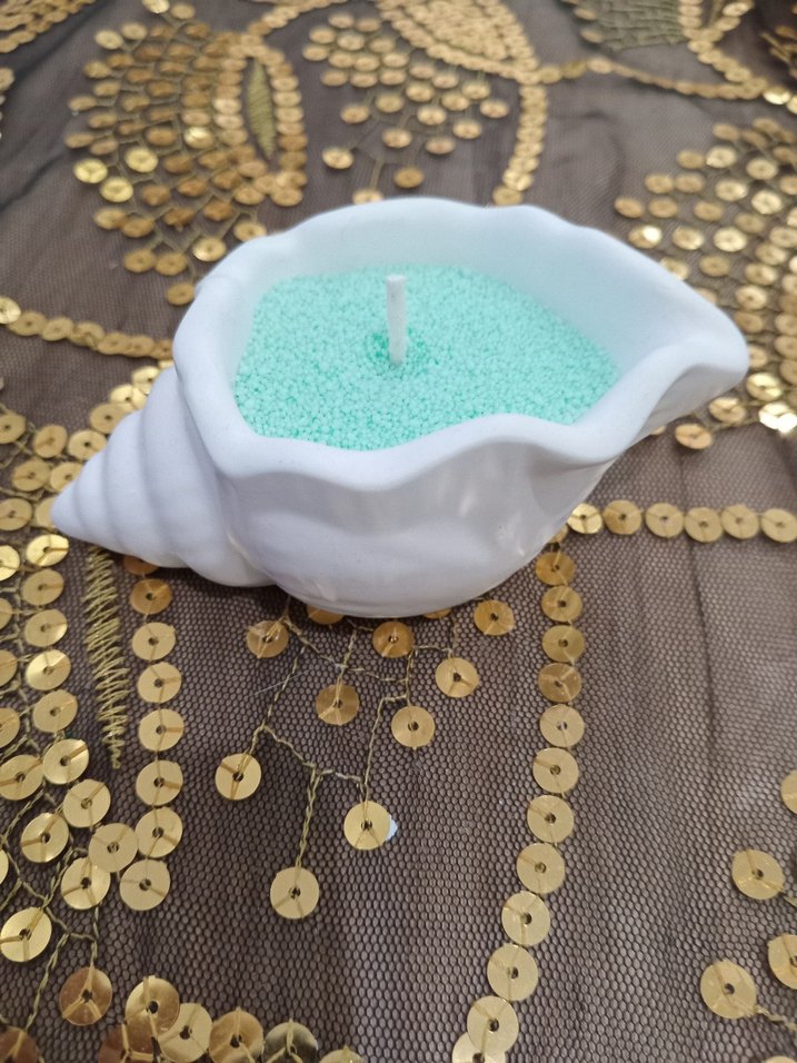 Beyaz Deniz Kabuğu Şeklinde inci tozlu Mum - Görsel 2