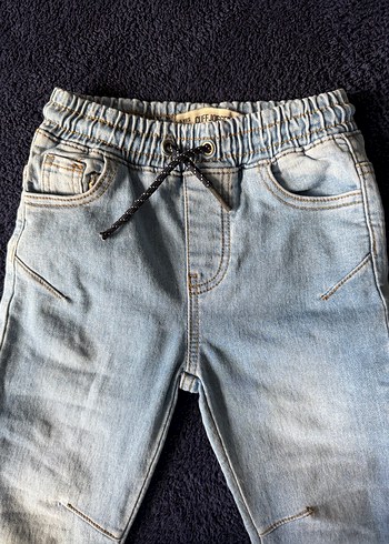 5 Yaş Beden Çocuk 4-5 yaş kot pantolon , çok az ve temiz kullanıldı