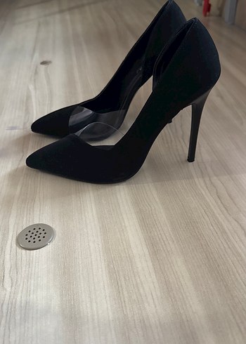 Bambi Siyah Tokalı Stiletto Topuklu Kadın Ayakkabı