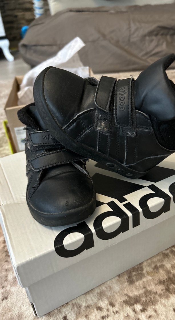 Siyah Erkek Çocuk Cırt Cırtlı Kauçuk Bot - Görsel 2