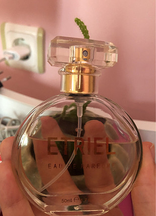 Eau de farfume ETRIEL