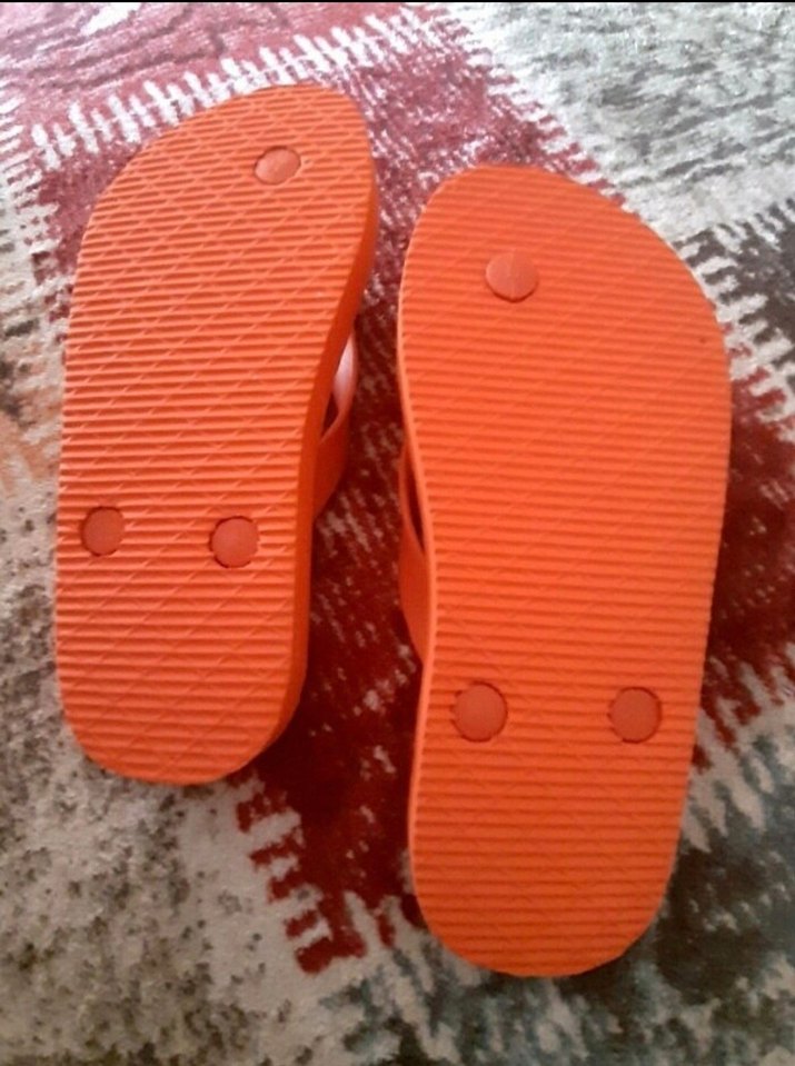Turuncu Parmak arası Terlik - Görsel 3