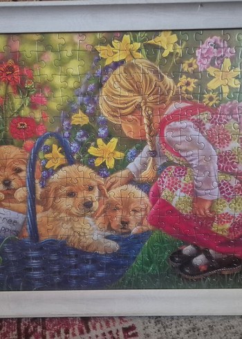 Beden Renk Çiçekler ve Yavru Köpekler Puzzle