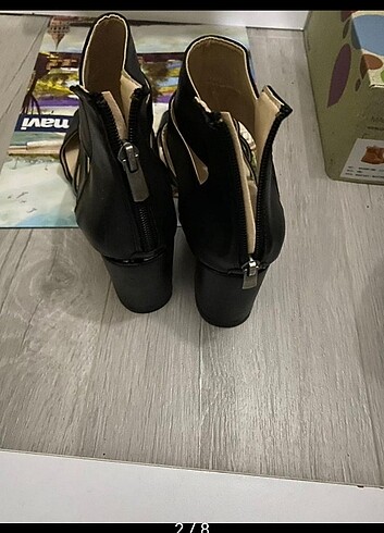 39 Beden siyah Renk Topuklu sandalet