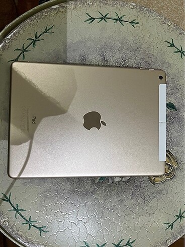 Apple iPad (5.nesil)