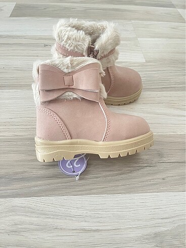 LC Waikiki Kız bebek bot