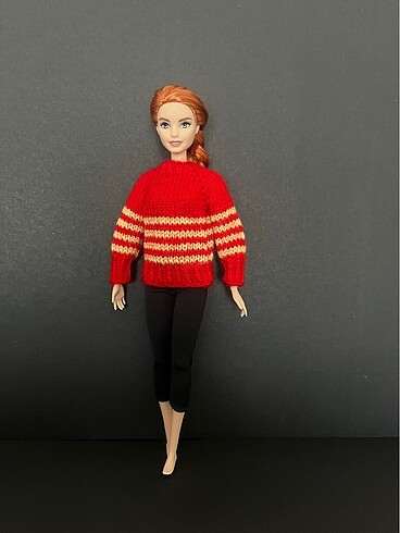 Barbie için el örgüsü kazak