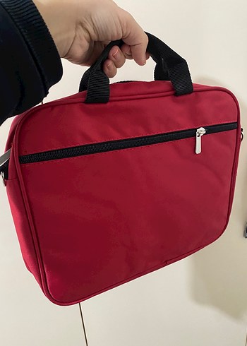 Diğer Kırmızı Fermuarlı Kadın Laptop Çantası