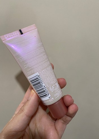  Beden L'Oréal Lumi Glotion Aydınlatıcı ve Kapatıcı