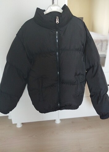 Siyah şişme mont - Görsel 8