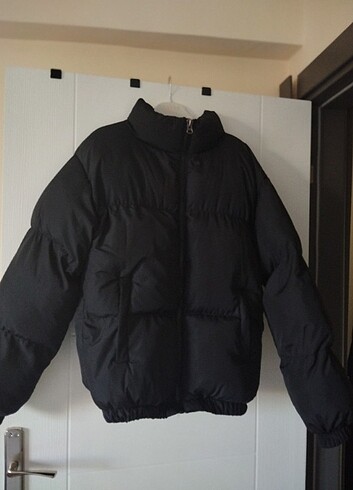 Siyah şişme mont - Görsel 9