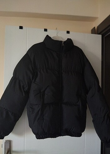 Siyah şişme mont - Görsel 10
