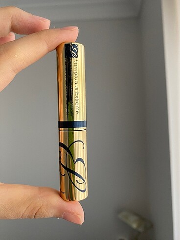 Estee Lauder Sumptuous Extreme Maskara