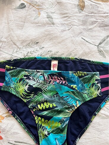 40 Beden çeşitli Renk Penti Bikini Takımı