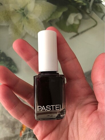 Beden Pastel koyu mor oje