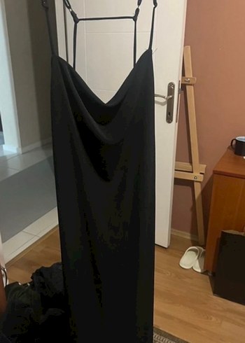 Siyah Askılı Uzun Elbise - Görsel 2