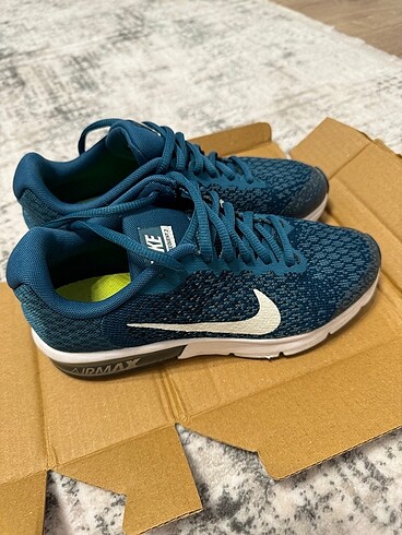 36 Beden mavi Renk Nike spor ayakkabı