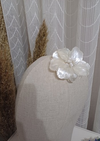 İnci Detaylı Beyaz İpek Saç Aksesuarı - Görsel 3