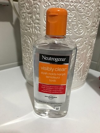 Neutrogena Neutrogena Visibly Clear Siyah nokta karşıtı temizleyici tonik