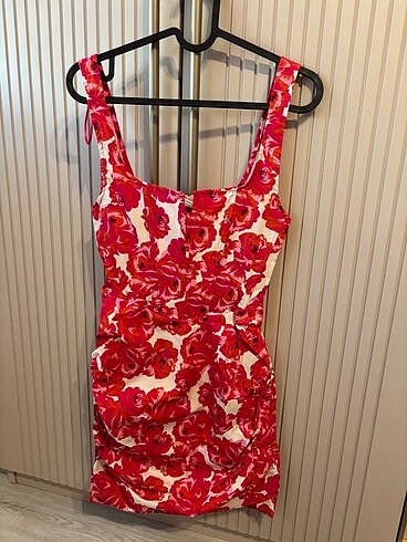 Stradivarius elbise