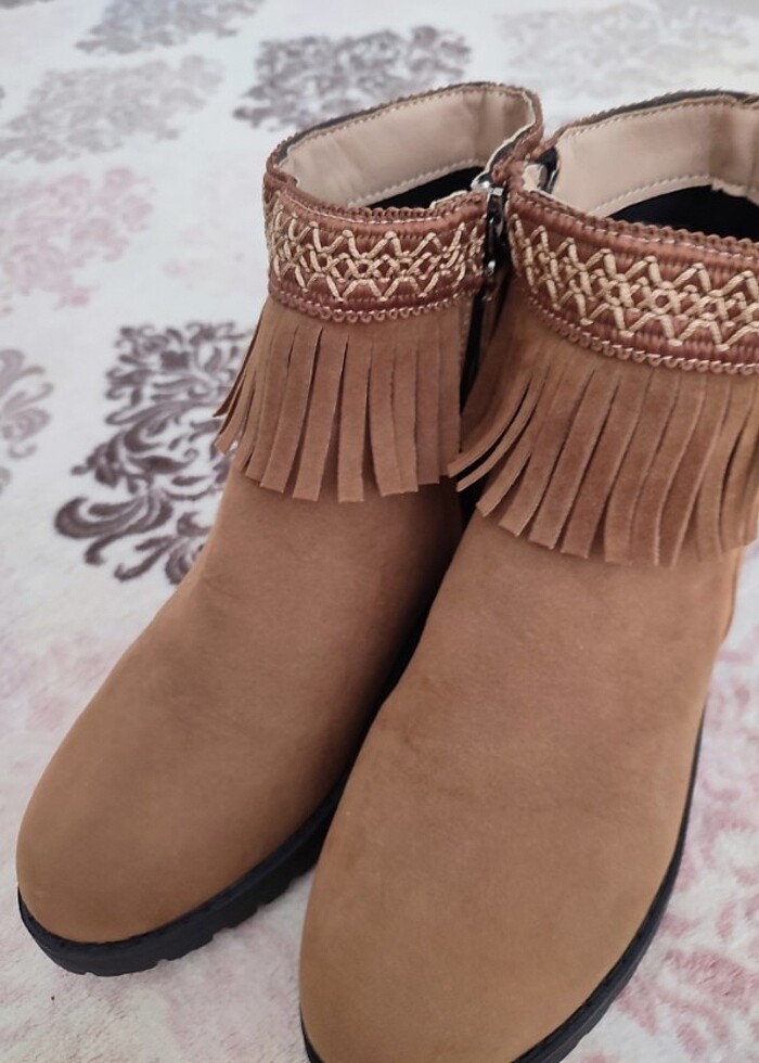 Püsküllü süet bot - Görsel 2