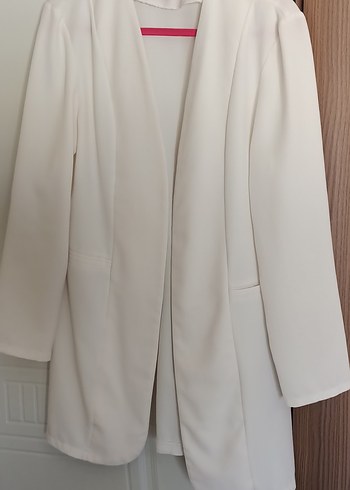 l Beden beyaz içli beyaz uzun ceket blazer