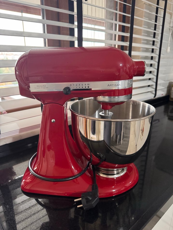 Kırmızı Parlak Artisan Mutfak Mikseri - Görsel 2