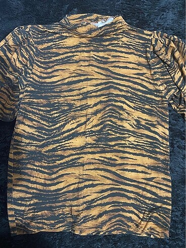 s Beden Dökümlü Leopar Bluz