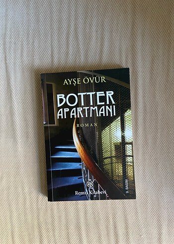 Botter Apartmanı - Ayşe Övür Roman