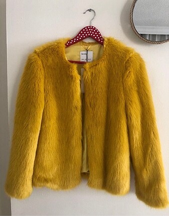 Bershka peluş etiketli kürk