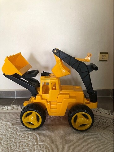  Oyuncak kepçe iş makinası