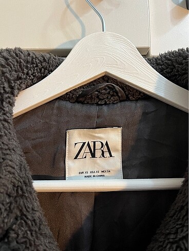 xs Beden Zara Düğme Detaylı Kürk Mont